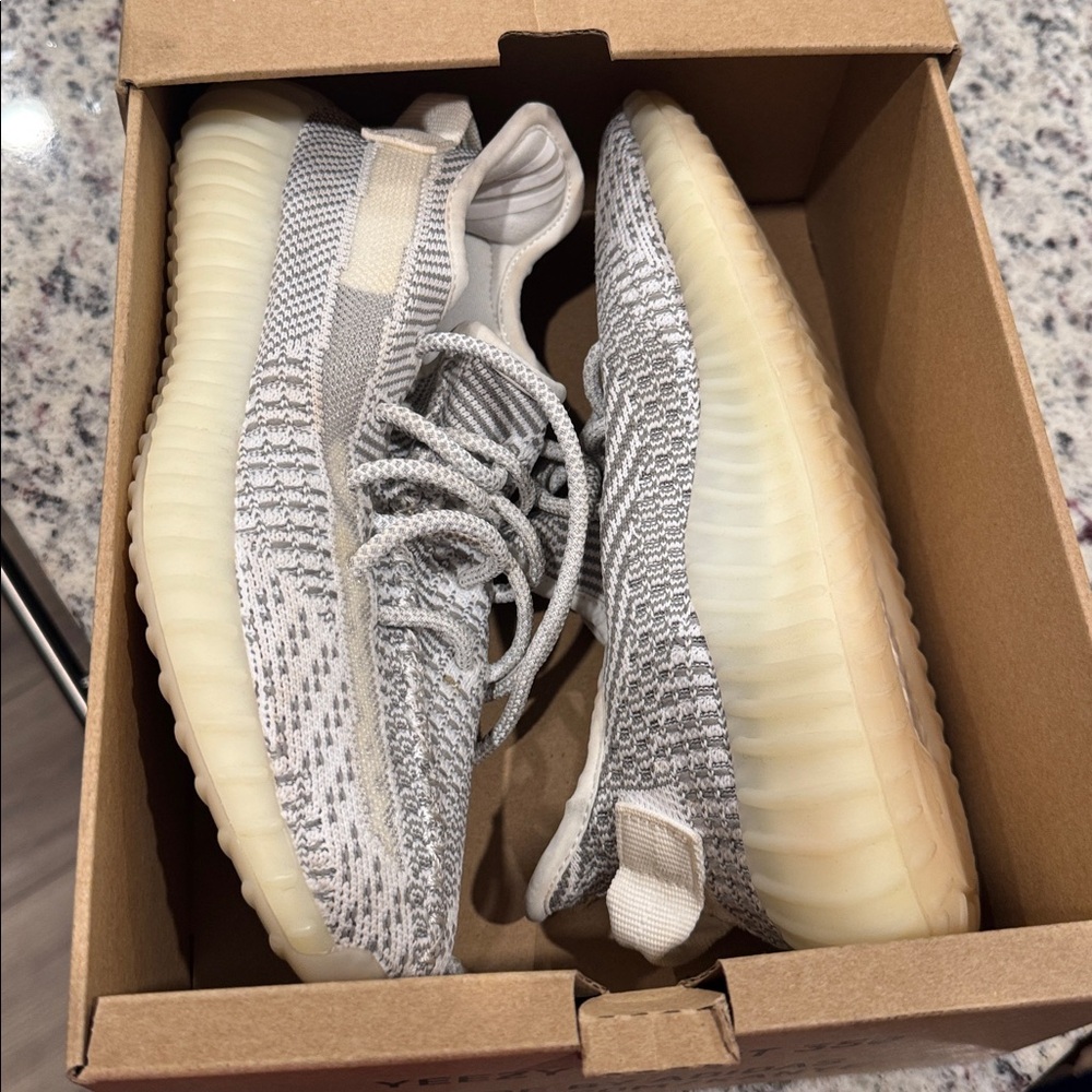 Yeezy Boost 350 V2 Static Gray and Cream Shoes - Picture 6 of 7